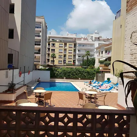 Castella Apartahotel *