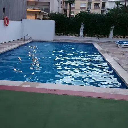 Castella Apartahotel *