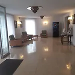 Hotel apartamentowy Castella *