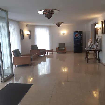 Apartahotel Castella *