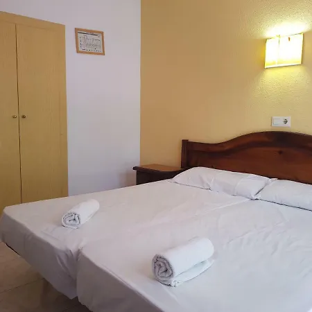 Castella Apartahotel *