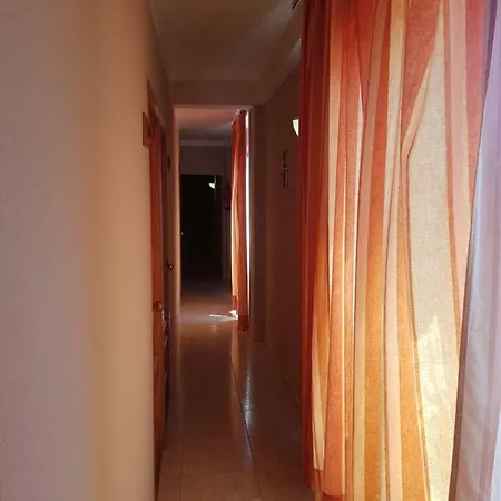 Castella Apartahotel *