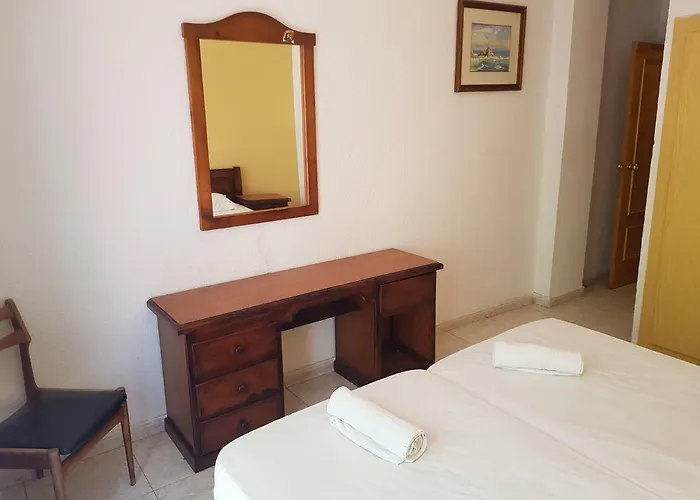 Aparthotel Castella *