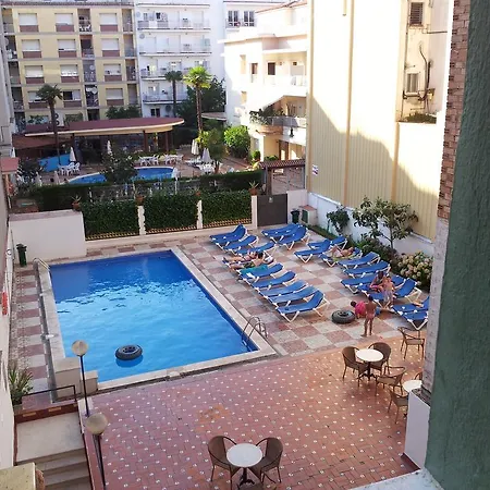 Castella Apartmanhotel *